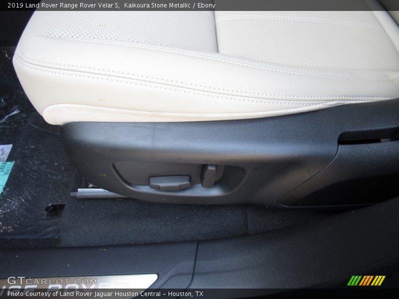 Kaikoura Stone Metallic / Ebony 2019 Land Rover Range Rover Velar S