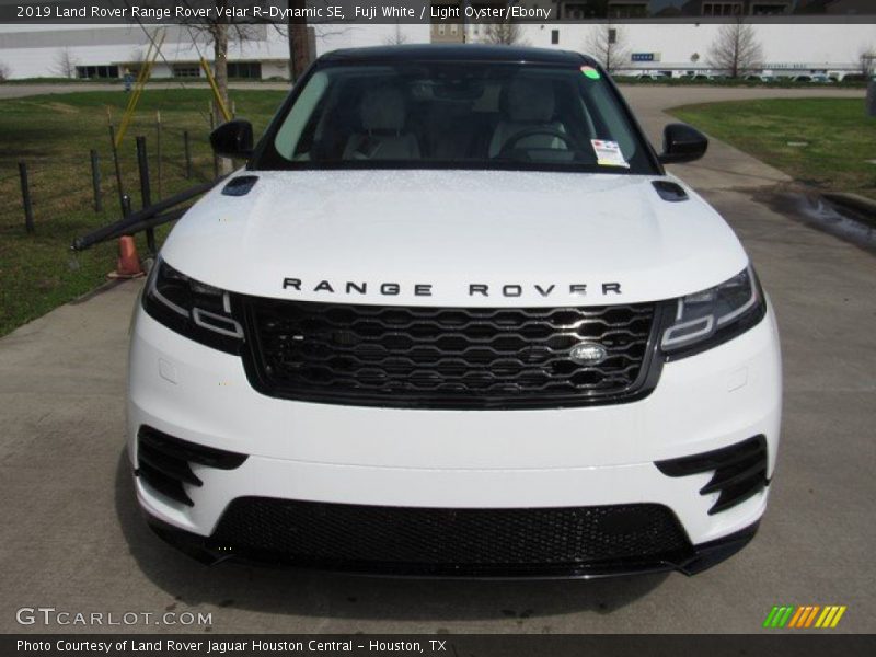 Fuji White / Light Oyster/Ebony 2019 Land Rover Range Rover Velar R-Dynamic SE