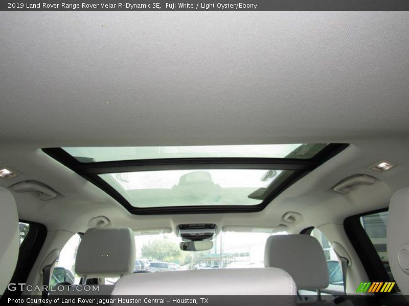 Fuji White / Light Oyster/Ebony 2019 Land Rover Range Rover Velar R-Dynamic SE