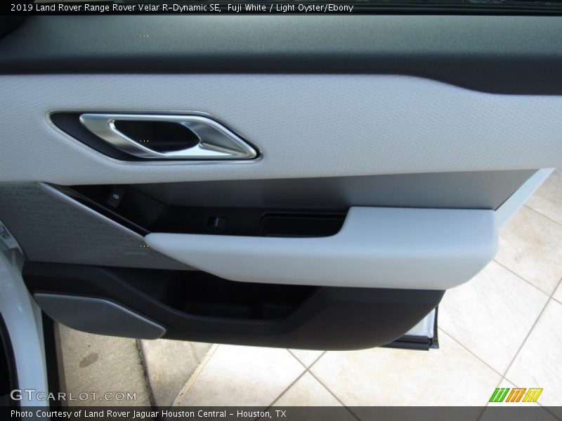 Fuji White / Light Oyster/Ebony 2019 Land Rover Range Rover Velar R-Dynamic SE