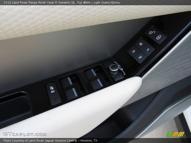 Fuji White / Light Oyster/Ebony 2019 Land Rover Range Rover Velar R-Dynamic SE