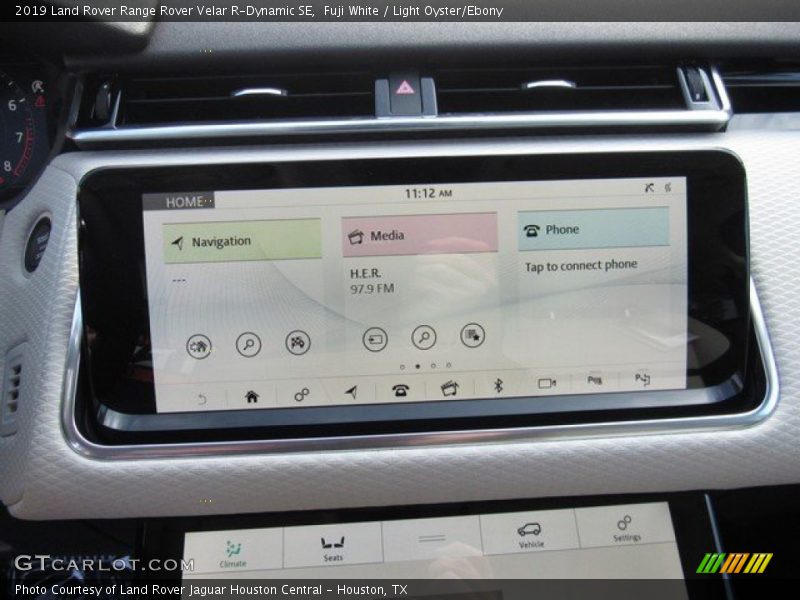 Fuji White / Light Oyster/Ebony 2019 Land Rover Range Rover Velar R-Dynamic SE
