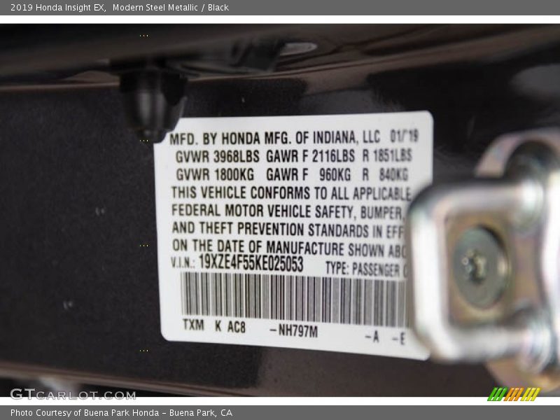 Modern Steel Metallic / Black 2019 Honda Insight EX