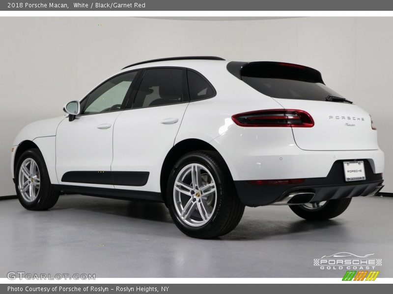 White / Black/Garnet Red 2018 Porsche Macan