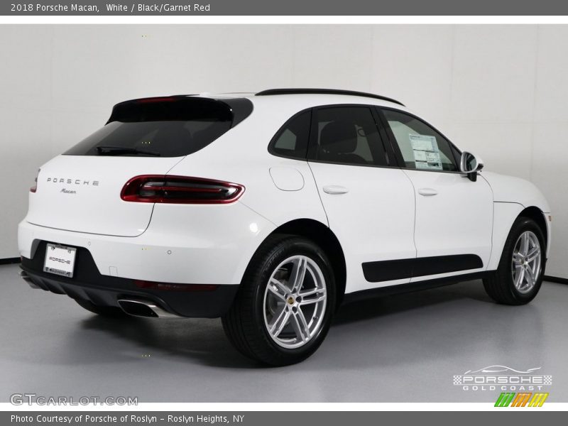 White / Black/Garnet Red 2018 Porsche Macan