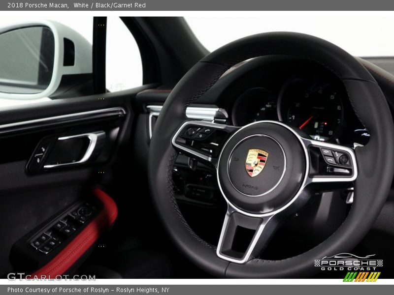 White / Black/Garnet Red 2018 Porsche Macan