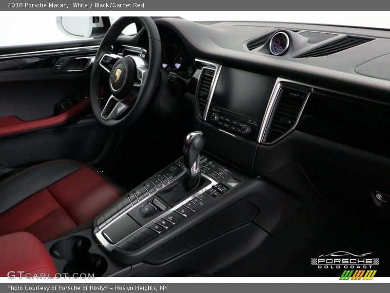 White / Black/Garnet Red 2018 Porsche Macan