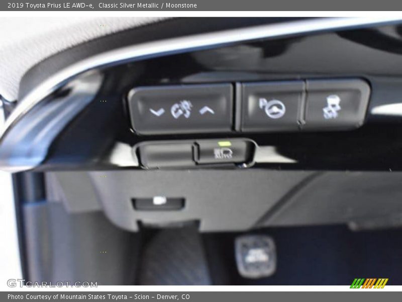 Classic Silver Metallic / Moonstone 2019 Toyota Prius LE AWD-e