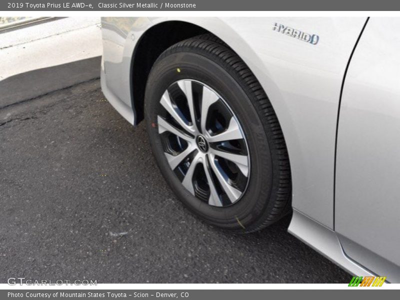 Classic Silver Metallic / Moonstone 2019 Toyota Prius LE AWD-e