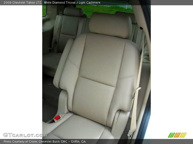 White Diamond Tricoat / Light Cashmere 2009 Chevrolet Tahoe LTZ
