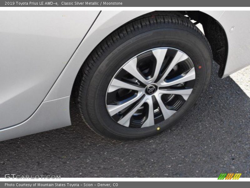 Classic Silver Metallic / Moonstone 2019 Toyota Prius LE AWD-e