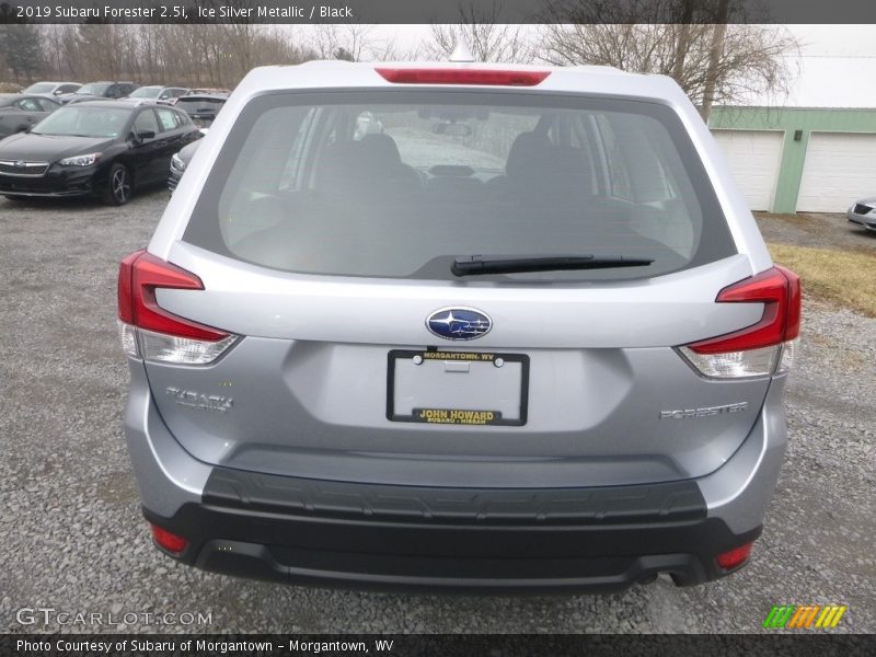 Ice Silver Metallic / Black 2019 Subaru Forester 2.5i