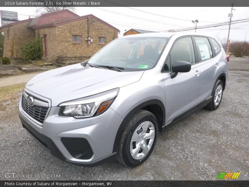 Ice Silver Metallic / Black 2019 Subaru Forester 2.5i