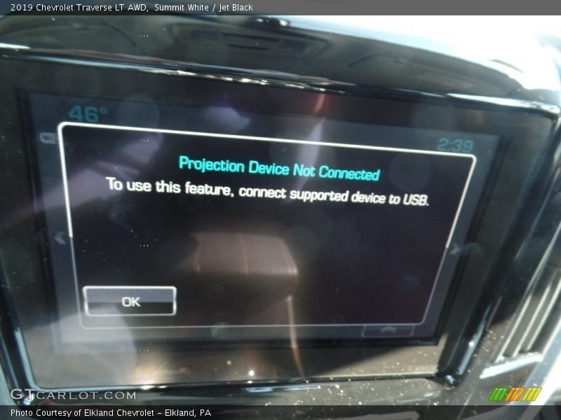 Summit White / Jet Black 2019 Chevrolet Traverse LT AWD
