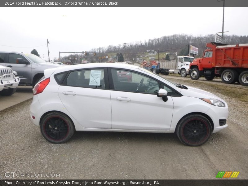 Oxford White / Charcoal Black 2014 Ford Fiesta SE Hatchback