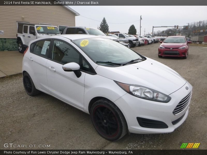 Oxford White / Charcoal Black 2014 Ford Fiesta SE Hatchback