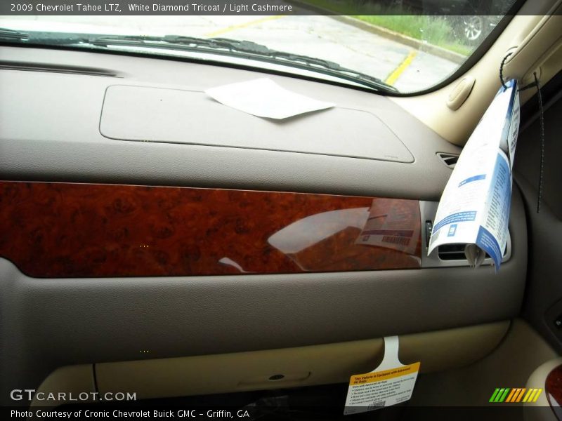 White Diamond Tricoat / Light Cashmere 2009 Chevrolet Tahoe LTZ