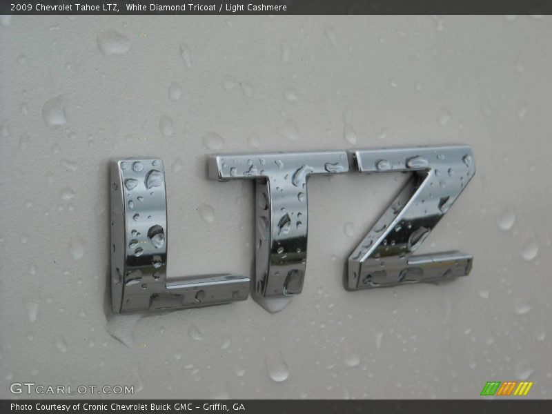 White Diamond Tricoat / Light Cashmere 2009 Chevrolet Tahoe LTZ