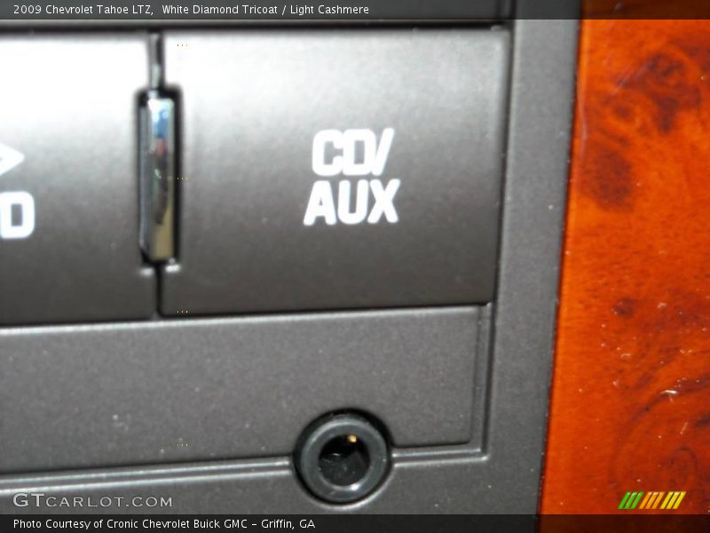 White Diamond Tricoat / Light Cashmere 2009 Chevrolet Tahoe LTZ