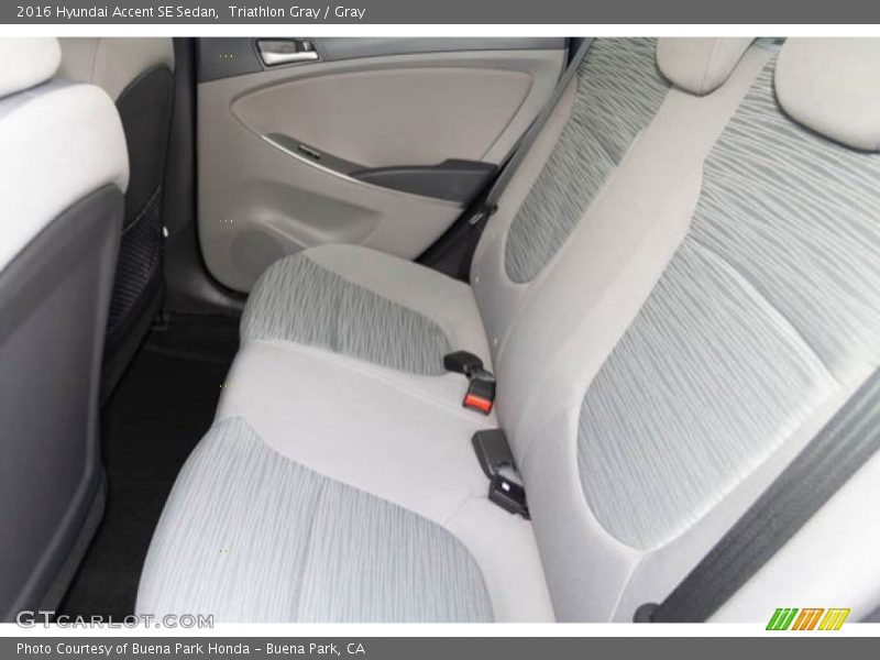 Triathlon Gray / Gray 2016 Hyundai Accent SE Sedan