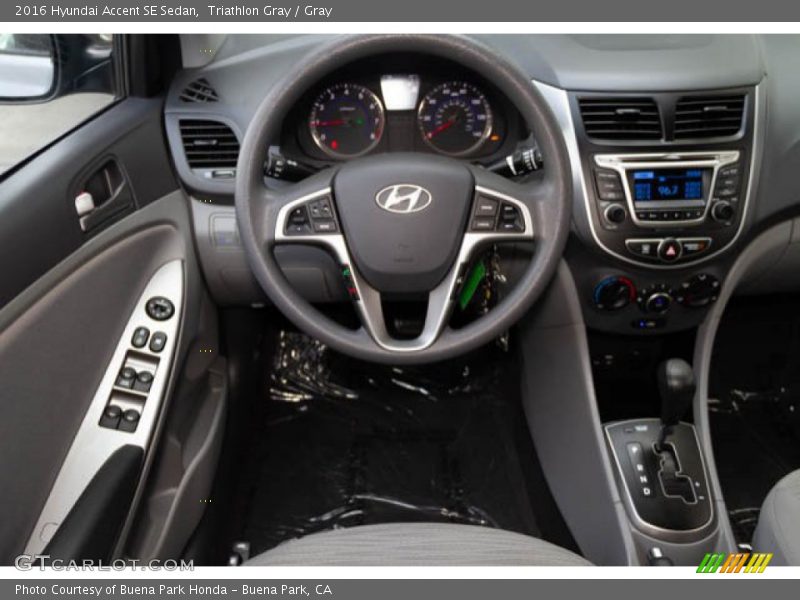 Triathlon Gray / Gray 2016 Hyundai Accent SE Sedan