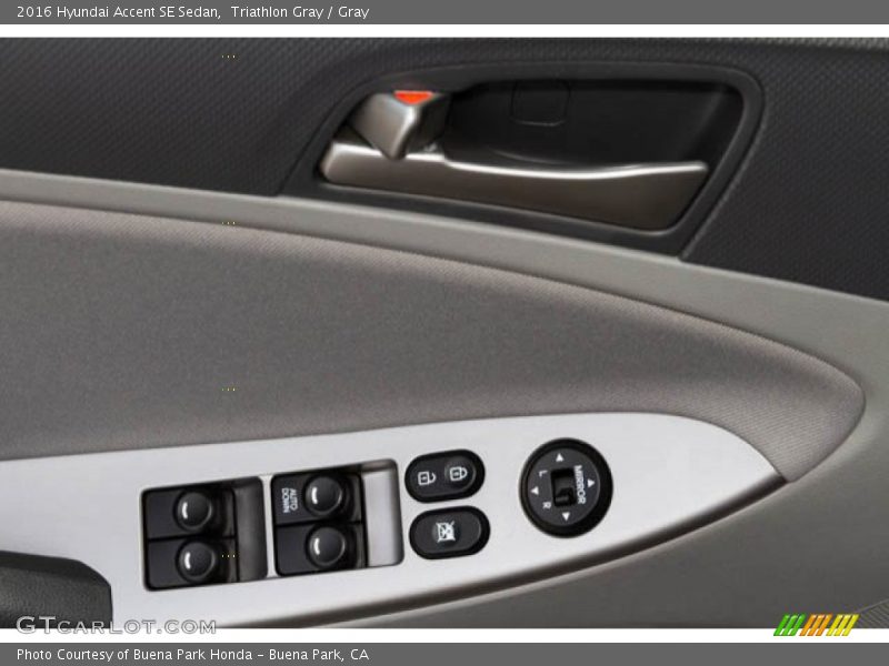 Triathlon Gray / Gray 2016 Hyundai Accent SE Sedan