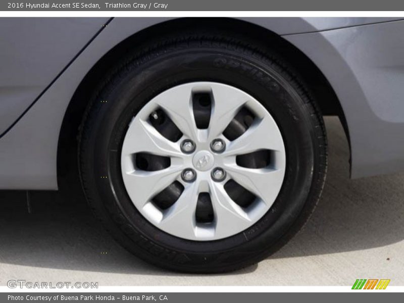 Triathlon Gray / Gray 2016 Hyundai Accent SE Sedan