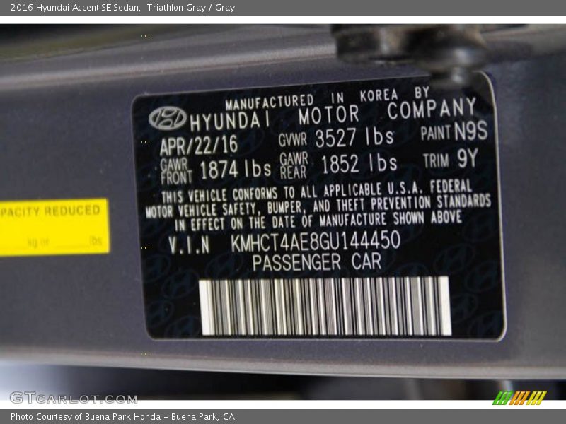 Triathlon Gray / Gray 2016 Hyundai Accent SE Sedan