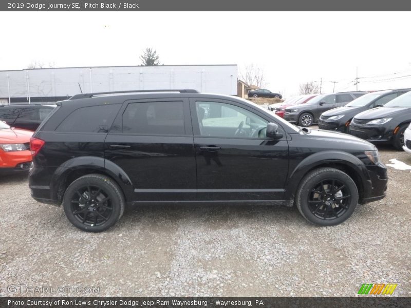 Pitch Black / Black 2019 Dodge Journey SE