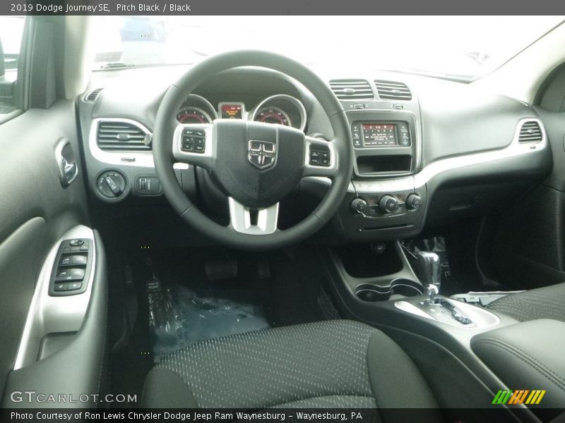 Pitch Black / Black 2019 Dodge Journey SE
