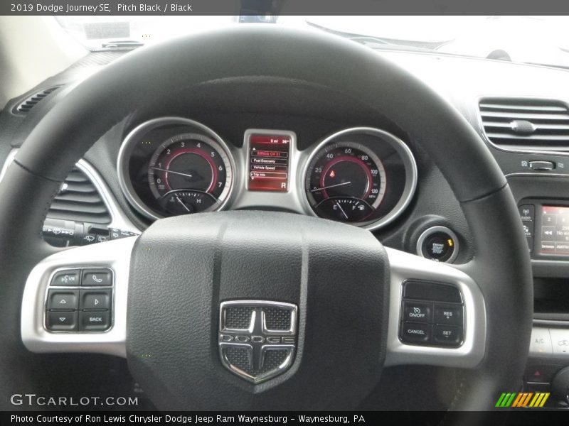 Pitch Black / Black 2019 Dodge Journey SE