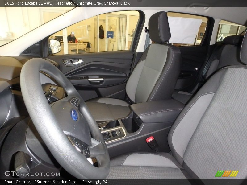 Magnetic / Chromite Gray/Charcoal Black 2019 Ford Escape SE 4WD