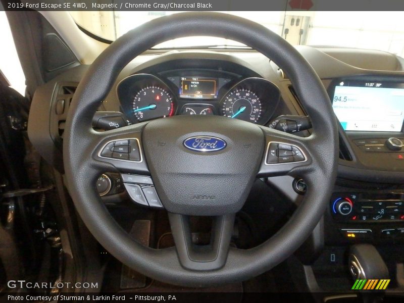 Magnetic / Chromite Gray/Charcoal Black 2019 Ford Escape SE 4WD