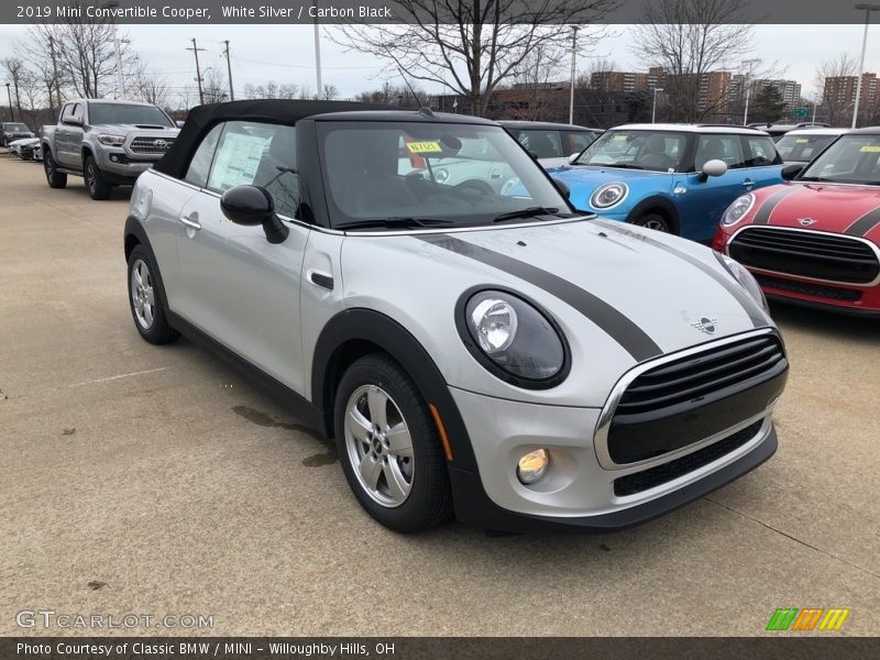 Front 3/4 View of 2019 Convertible Cooper