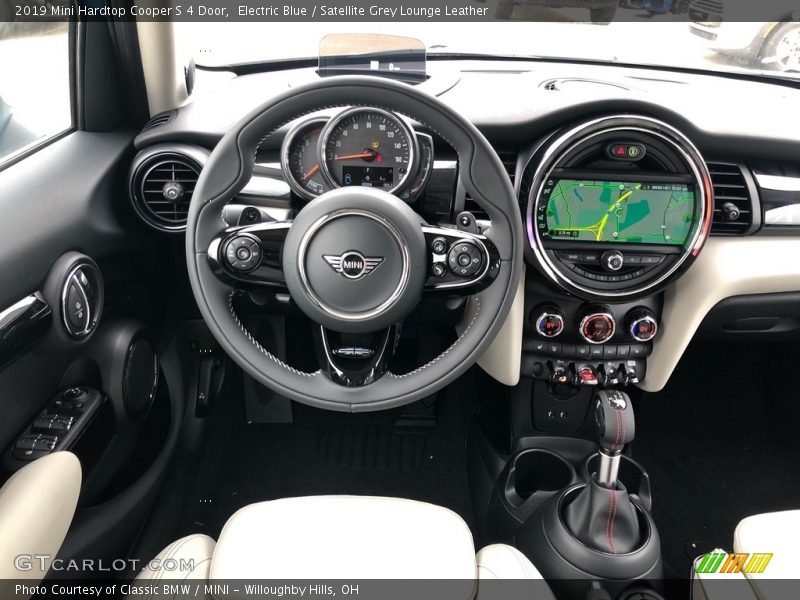 Dashboard of 2019 Hardtop Cooper S 4 Door