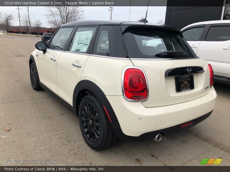 Pepper White / Carbon Black 2019 Mini Hardtop Cooper 4 Door