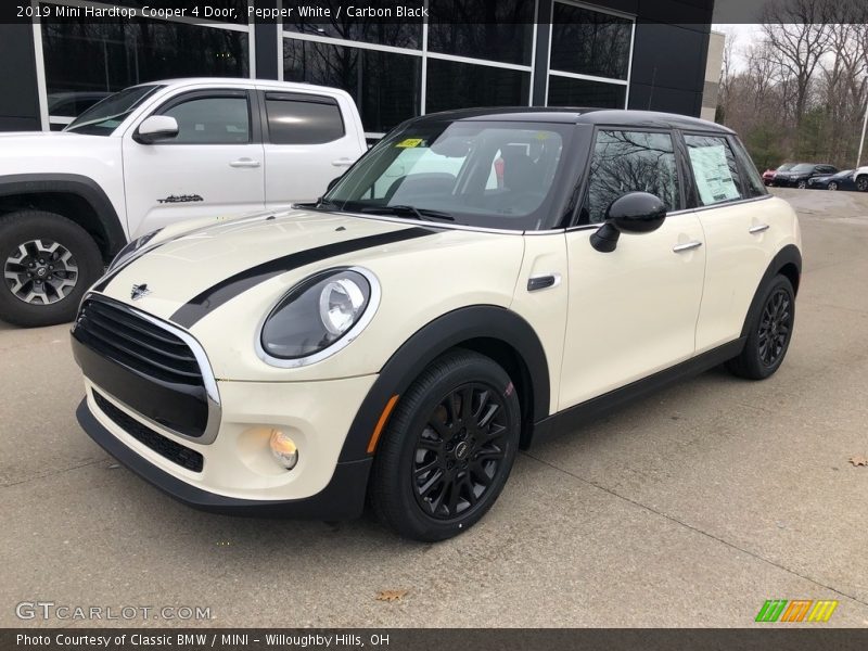 Front 3/4 View of 2019 Hardtop Cooper 4 Door