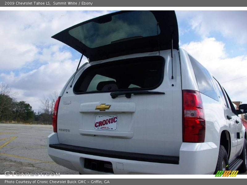 Summit White / Ebony 2009 Chevrolet Tahoe LS