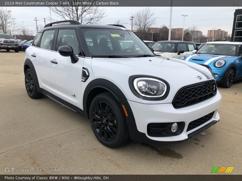 Light White / Carbon Black 2019 Mini Countryman Cooper S All4