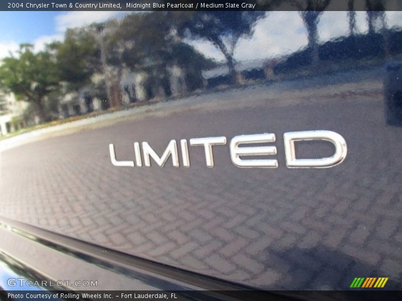 Midnight Blue Pearlcoat / Medium Slate Gray 2004 Chrysler Town & Country Limited