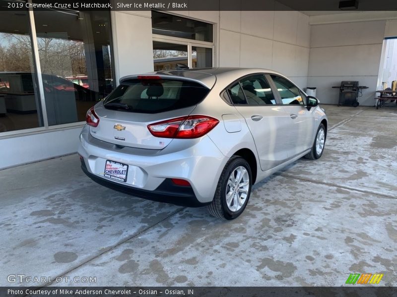 Silver Ice Metallic / Black 2019 Chevrolet Cruze LS Hatchback