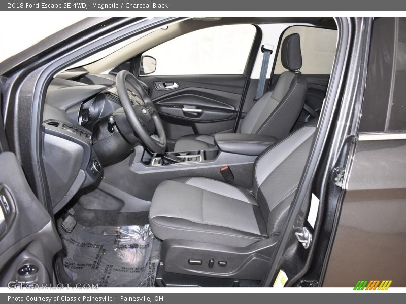 Magnetic / Charcoal Black 2018 Ford Escape SE 4WD