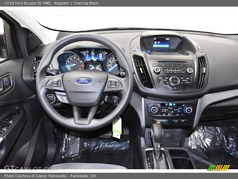 Magnetic / Charcoal Black 2018 Ford Escape SE 4WD