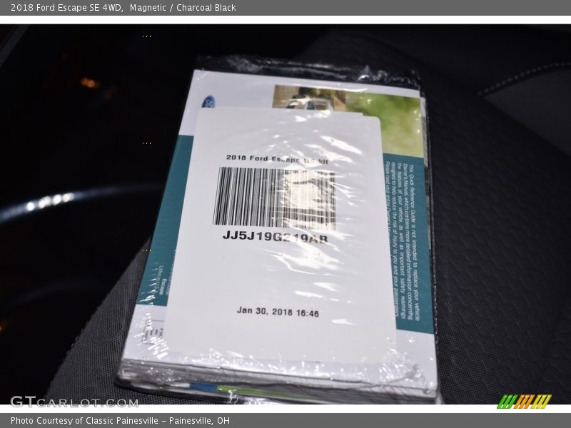 Magnetic / Charcoal Black 2018 Ford Escape SE 4WD