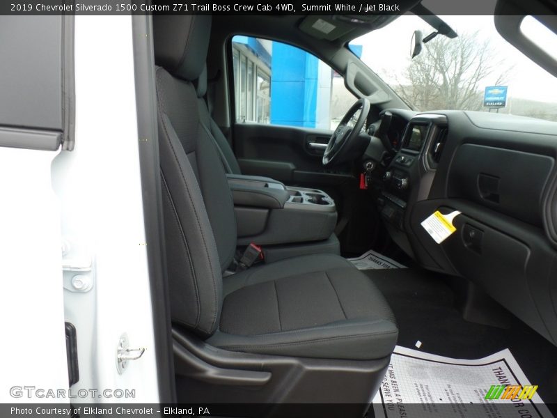 Summit White / Jet Black 2019 Chevrolet Silverado 1500 Custom Z71 Trail Boss Crew Cab 4WD