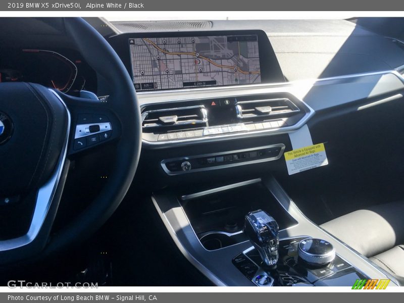 Alpine White / Black 2019 BMW X5 xDrive50i