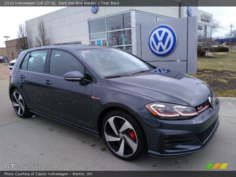 Front 3/4 View of 2019 Golf GTI SE