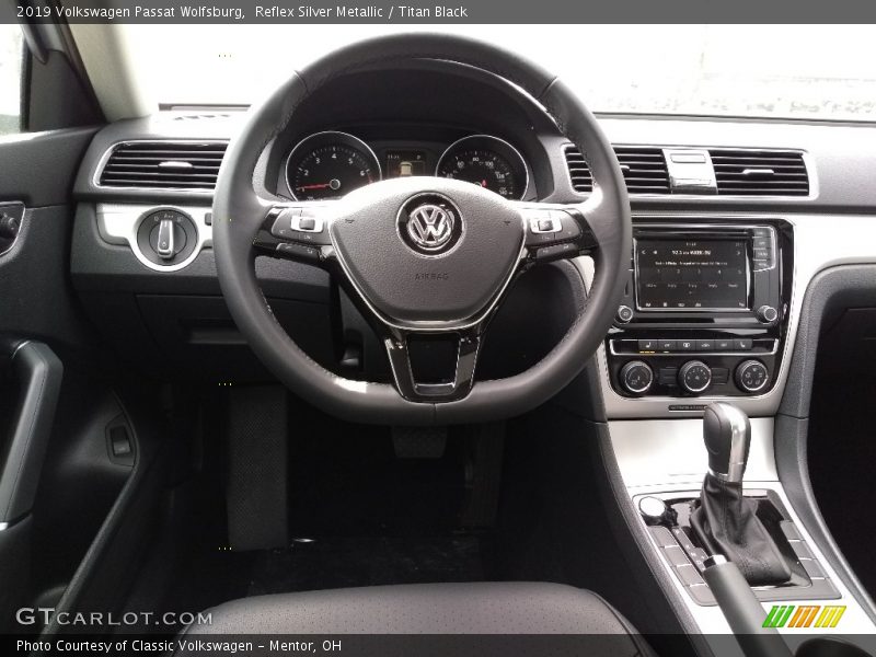 Reflex Silver Metallic / Titan Black 2019 Volkswagen Passat Wolfsburg