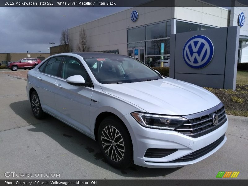 Front 3/4 View of 2019 Jetta SEL