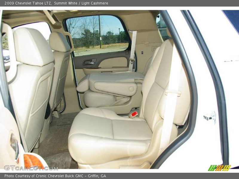 Summit White / Light Cashmere 2009 Chevrolet Tahoe LTZ